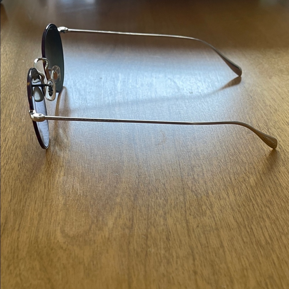 Oliver Peoples Round Sunglasses - Picture 3 of 4